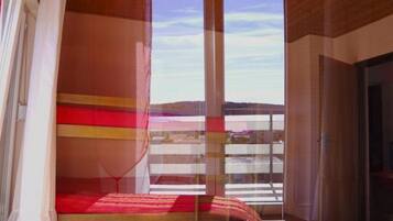 Lejlighed (One Bedroom Apartment with Balcony 2) | 3 soveværelser, baby-/barnesenge (tillægsgebyr)