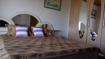 Apartment (One Bedroom Apartment with Balcony 2) | 3 bedrooms, cribs/infant beds