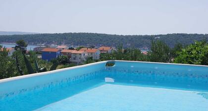 Serene Barbat Escape With Just Minutes From the Beach