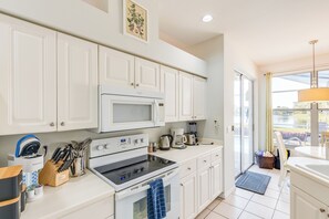 Kühlschrank, Ofen, Herdplatte, Geschirrspüler