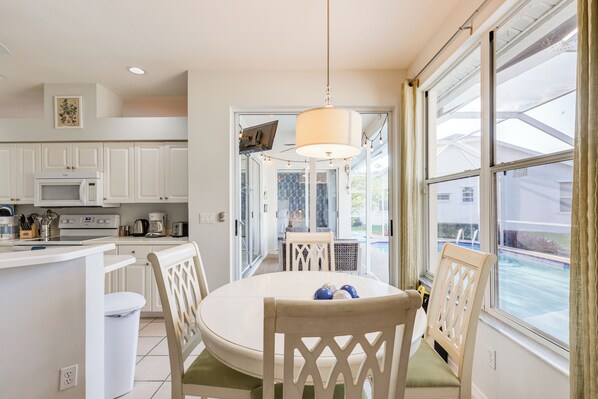 Kühlschrank, Ofen, Herdplatte, Geschirrspüler