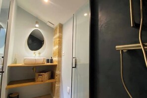 تجهيزات دش، مجففات شعر، مناشف