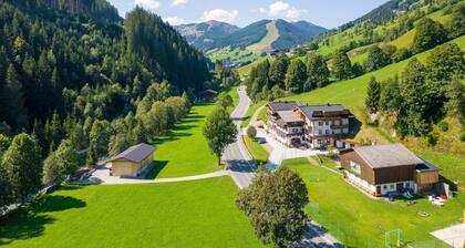 Chalet in Saalbach nahe Skilift und Sauna
