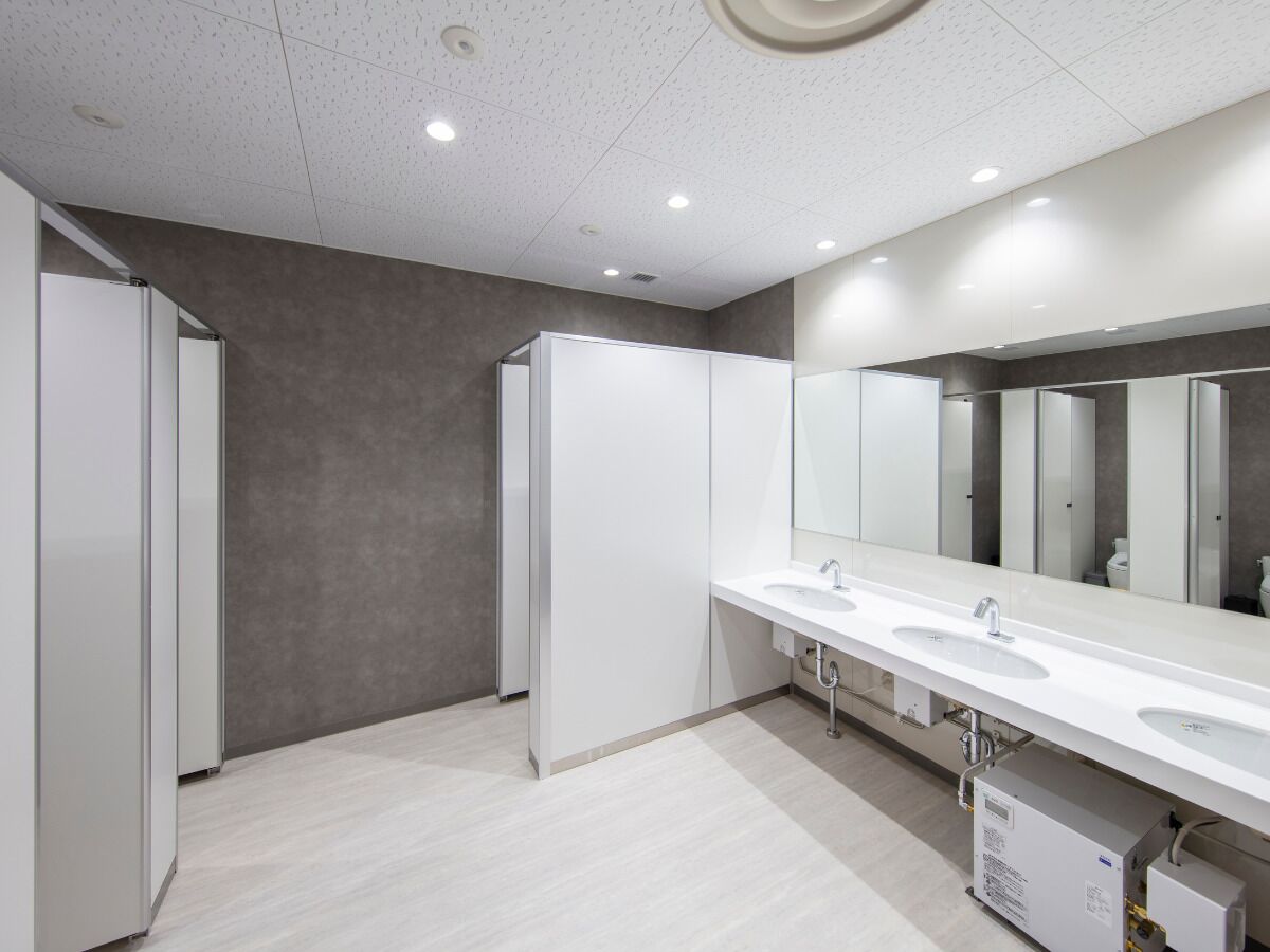 Basic Cabin, Women only, Non Smoking | Bathroom | Shower, hair dryer, towels, shampoo