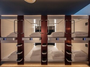 Basic Cabin, Women only, Non Smoking | Free WiFi, bed sheets - STATION INN THE URASHIMA (Onomichi)