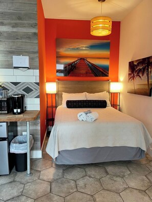 Signature studio, 1 queensize bed, terras | Individueel gedecoreerd, individueel gemeubileerd, gratis wifi