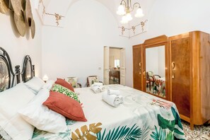 2 chambres, fer et planche à repasser, draps fournis