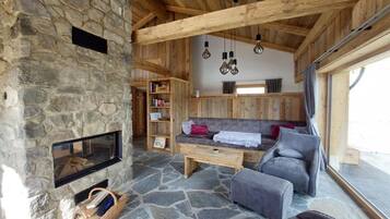 Smart-TV, Kamin, Tischtennisplatte