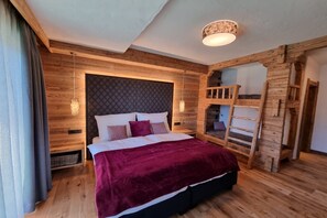 2 bedrooms, iron/ironing board, free WiFi