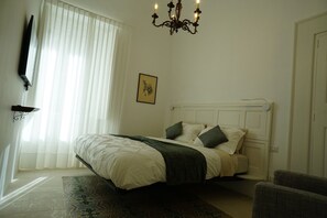 2 quartos, Wi-Fi de cortesia, roupa de cama