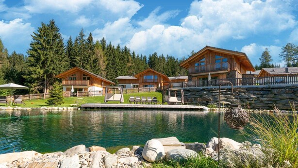 泳池