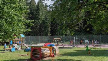 Children’s play area – outdoor