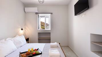 Comfort House, Mountain View | 2 bedrooms, soundproofing, iron/ironing board, free WiFi