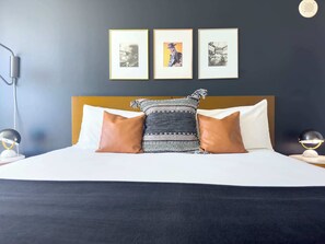 Iron/ironing board, travel crib, WiFi, bed sheets - World Cup Base | Modern Coconut Grove Apt (Miami)