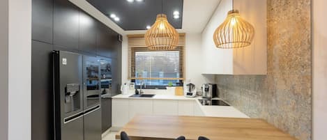 Villa, 4 habitaciones, para fumadores, alberca privada | Interior