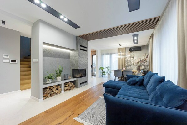 Villa, 4 soverom, røyk, privat basseng | Oppholdsrom