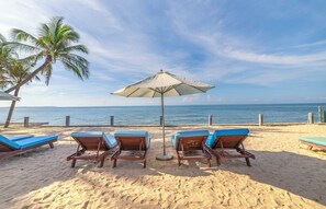 Beach nearby - Coco Cottage Beachfront Resort (Phan Thiet)