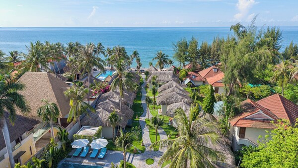 Coco Cottage Beachfront Resort - Phan Thiet