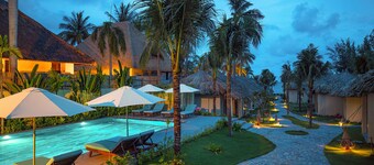 Coco Cottage Beachfront Resort