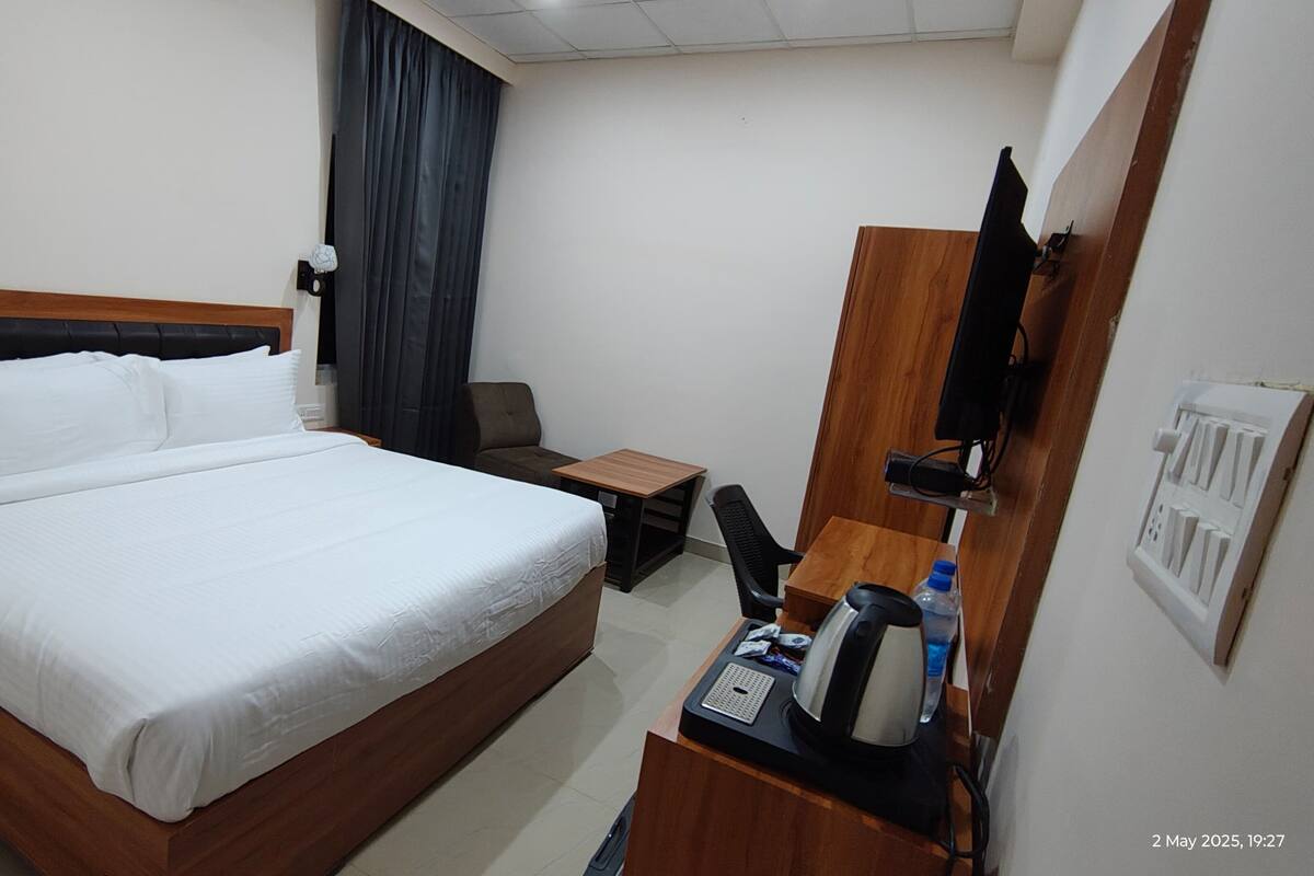 Kamar Superior, pemandangan gunung | Meja kerja, ruang kerja ramah laptop, dan tirai kedap cahaya