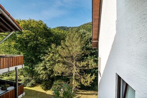 Property grounds - Apartment 'Rosa 5' with Balcony and Wi-Fi (Bad Herrenalb)