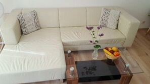 TV - Apartment 'Alb Rosa 1' with Balcony and Wi-Fi (Bad Herrenalb)
