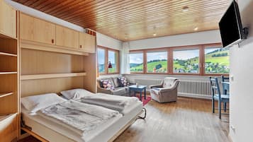 Iron/ironing board, free WiFi, bed sheets