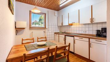 Refrigerador, microondas, parrilla de estufa y lavavajillas