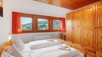 2 slaapkamers, een strijkplank/strijkijzer, gratis wifi, beddengoed