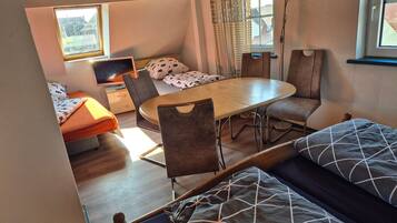 3 bedrooms, free WiFi, bed sheets