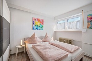 1 bedroom, iron/ironing board, free WiFi