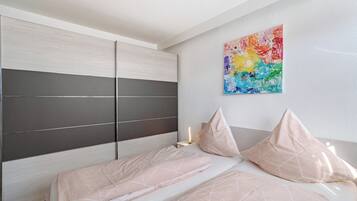 1 bedroom, iron/ironing board, free WiFi