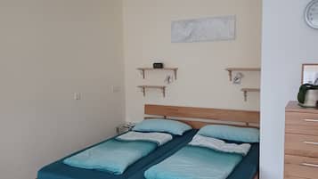 Iron/ironing board, free WiFi, bed sheets