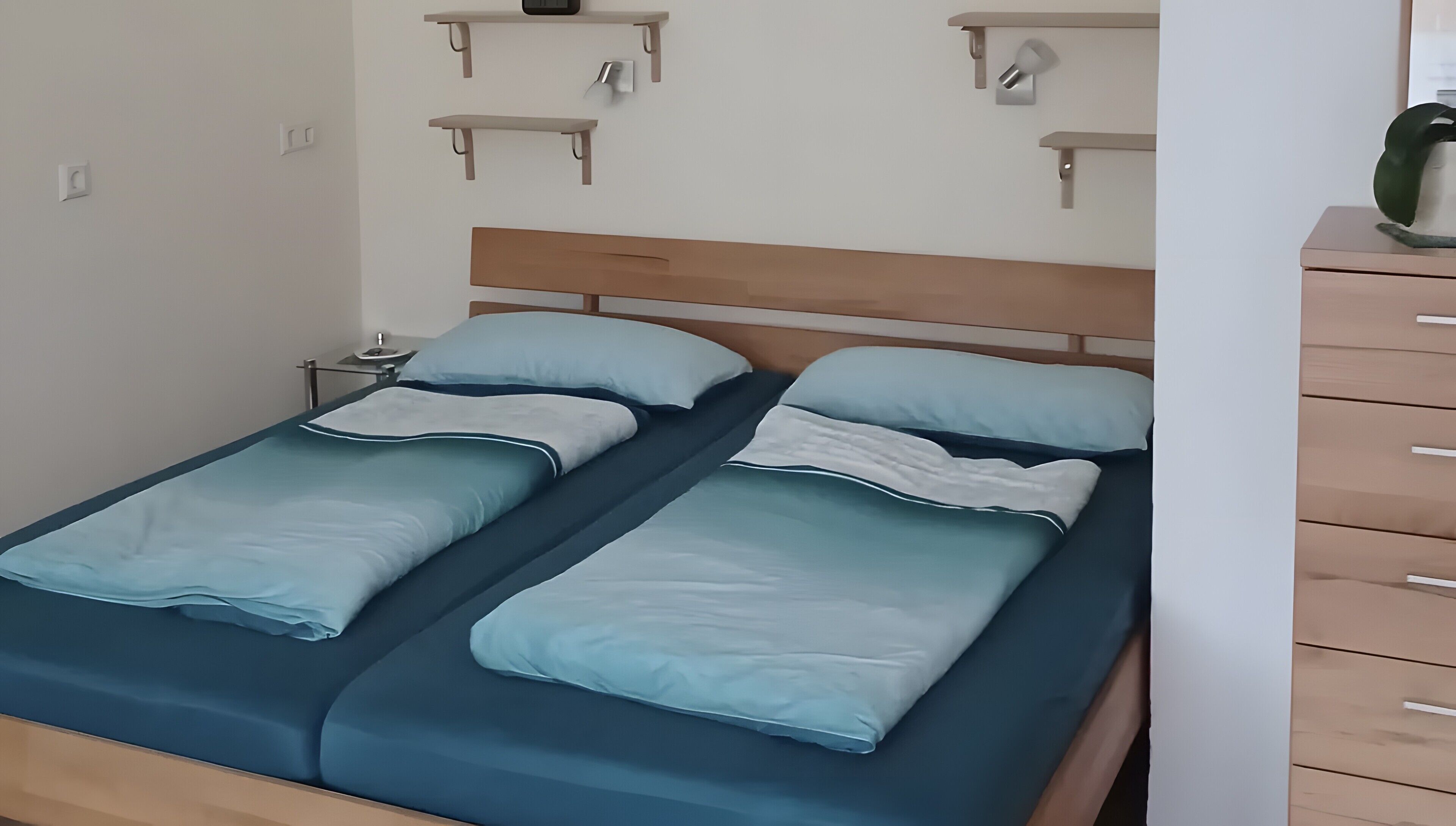 Bügeleisen/Bügelbrett, kostenloses WLAN, Bettwäsche