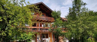 Apartamento 'Bergjuchzga' con terraza compartida, jardín compartido y Wi-Fi