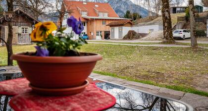 Ferienwohnung 'Bergjuchzga' mit Gemeinschaftsterrasse, Gemeinschaftsgarten und Wi-Fi
