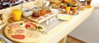 Pension Elisabeth Double Room No. 9 with Breakfast Included