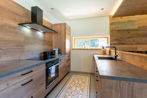 Refrigerador, horno, lavavajillas, cafetera/tetera