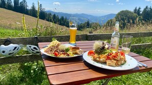 Outdoor dining - Pension Elisabeth Double Room No. 2 with Breakfast Included (Todtnau)