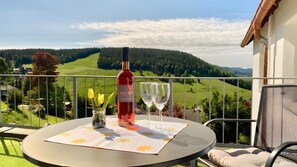 Outdoor dining - Pension Elisabeth Double Room No. 2 with Breakfast Included (Todtnau)