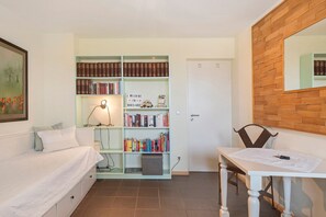 2 dormitorios, tabla de planchar con plancha, wifi gratis y ropa de cama