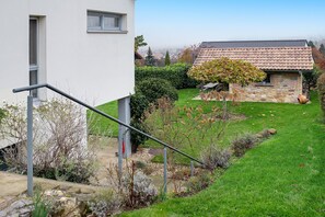 Property grounds - Apartment 'Frölich' with Private Terrace, Garden and Wi-Fi (Staufen im Breisgau)