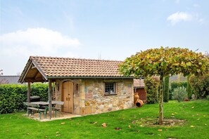 Outdoor dining - Apartment 'Frölich' with Private Terrace, Garden and Wi-Fi (Staufen im Breisgau)