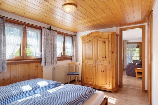 2 bedrooms, free WiFi, bed sheets