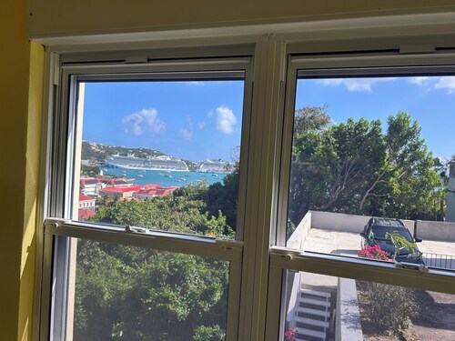 Prindsens Gade Cozy 1-bedroom apartment in lovely Charlotte Amalie with AC, WiFi
