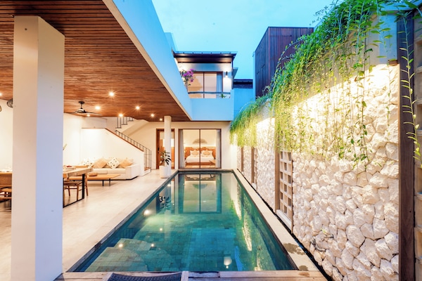 Kolam renang outdoor