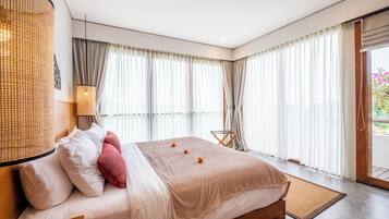 Vila Eksklusif, 3 kamar tidur, kolam renang pribadi | 3 kamar tidur, brankas, meja kerja, dan ruang kerja ramah laptop