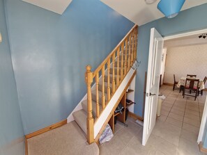 Interior - Family Cottage with Castle View, short walk into Conwy Town. (Conwy)