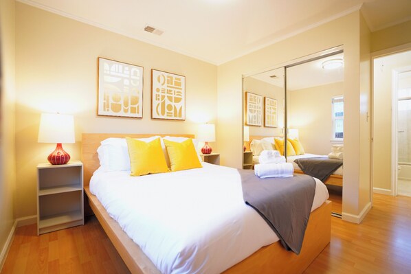 4 bedrooms, iron/ironing board, WiFi, bed sheets