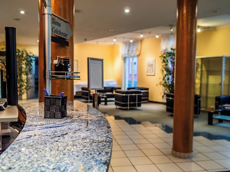 Reception. Wetzlarer Hof Hotel & Restaurant